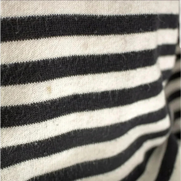 H&M Striped V-neck Sweater - Picture 4 of 4